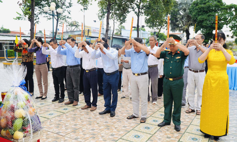 Cần Giuộc dâng hương kỷ niệm 51 năm ngày hy sinh Anh hùng liệt sĩ Nguyễn Thái Bình