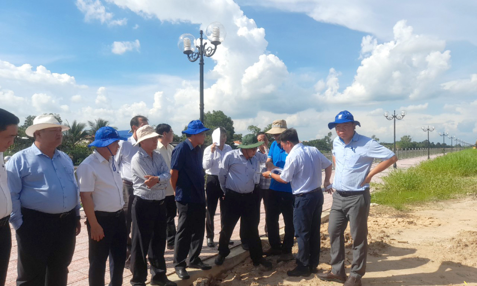 Tân Thạnh tháo gỡ khó khăn kết nối Quốc lộ 62,xây dựng Bờ kè thị trấn