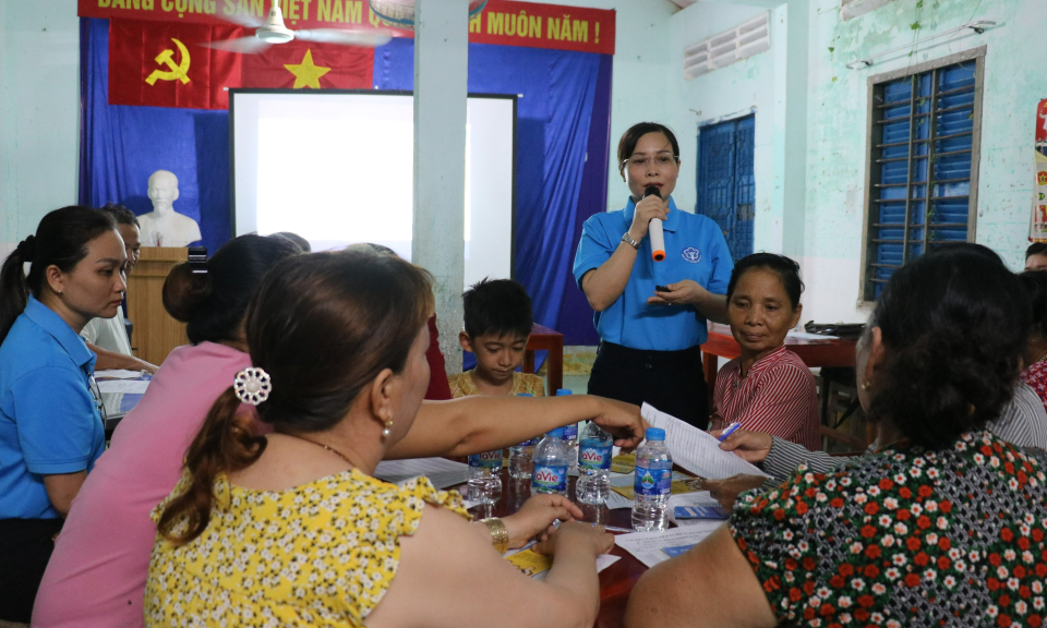 Tân Trụ tăng cường tuyên truyền, vận động người dân tham gia BHXH tự nguyện, BHYT hộ gia đình