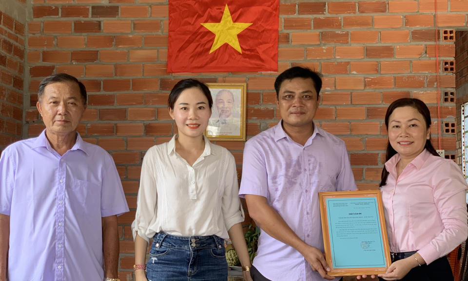 Đức Hòa trao Mái ấm nông dân cho hội viên có hoàn cảnh khó khăn về nhà ở