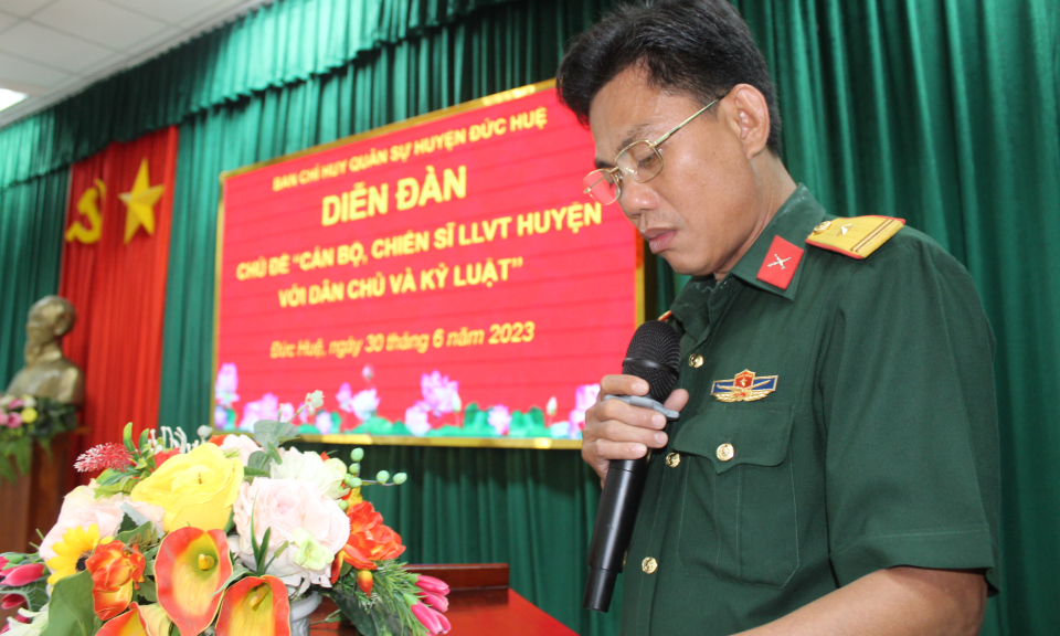Đức Huệ tổ chức diễn đàn Cán bộ, chiến sĩ LLVT huyện với dân chủ và kỷ luật