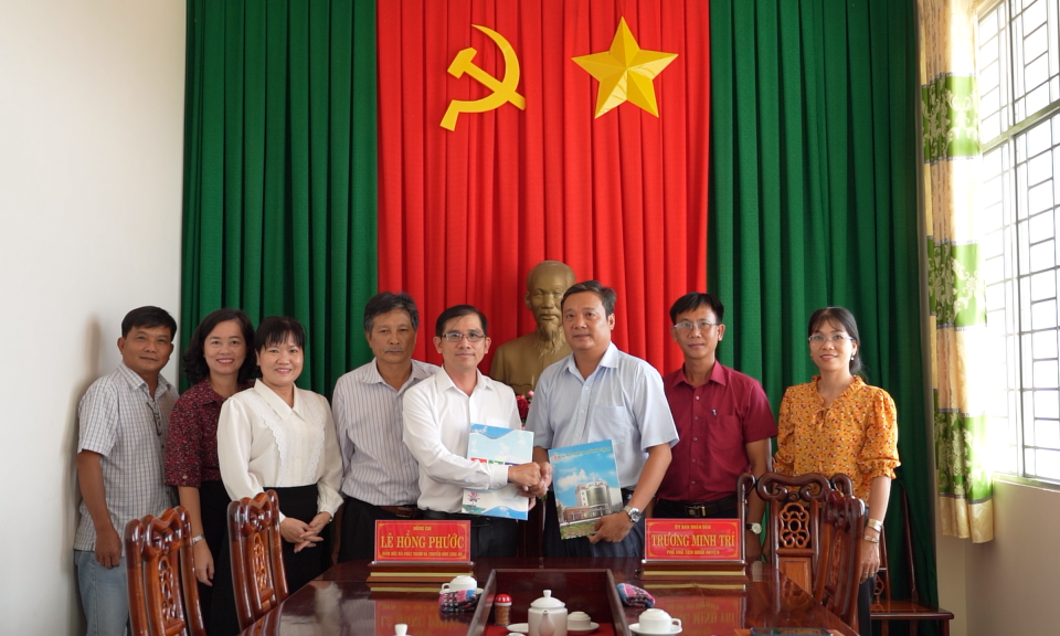 Đài Phát thanh và Truyền hình Long An ky kết tuyên truyền với huyện Tân Trụ