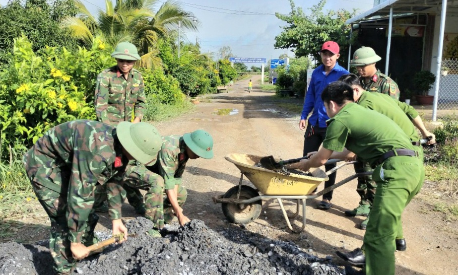 Đoàn cơ sở Ban Chỉ huy Quân sự huyện Tân Hưng ra quân Chiến dịch Thanh niên tình nguyện hè năm 2023