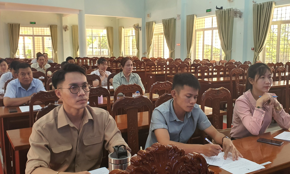Tân Thạnh tập huấn Biên tập và dàn dựng chương trình