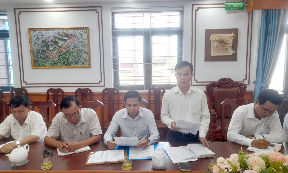 Huyện ủy Tân Thạnh giao ban công tác với Ủy ban Mặt trận Tổ quốc huyện