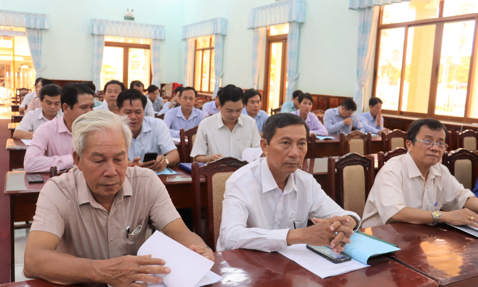Cần Đước hội thảo công tác xã hội gắn với giảm nghèo
