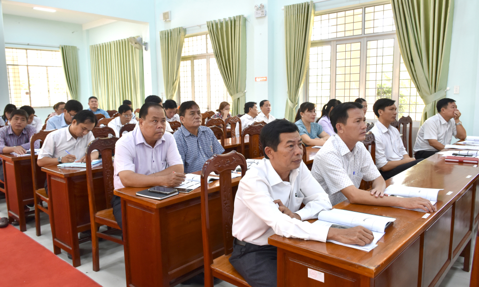Tân Thạnh khai giảng lớp bồi dưỡng, cập nhật kiến thức đối tượng 4