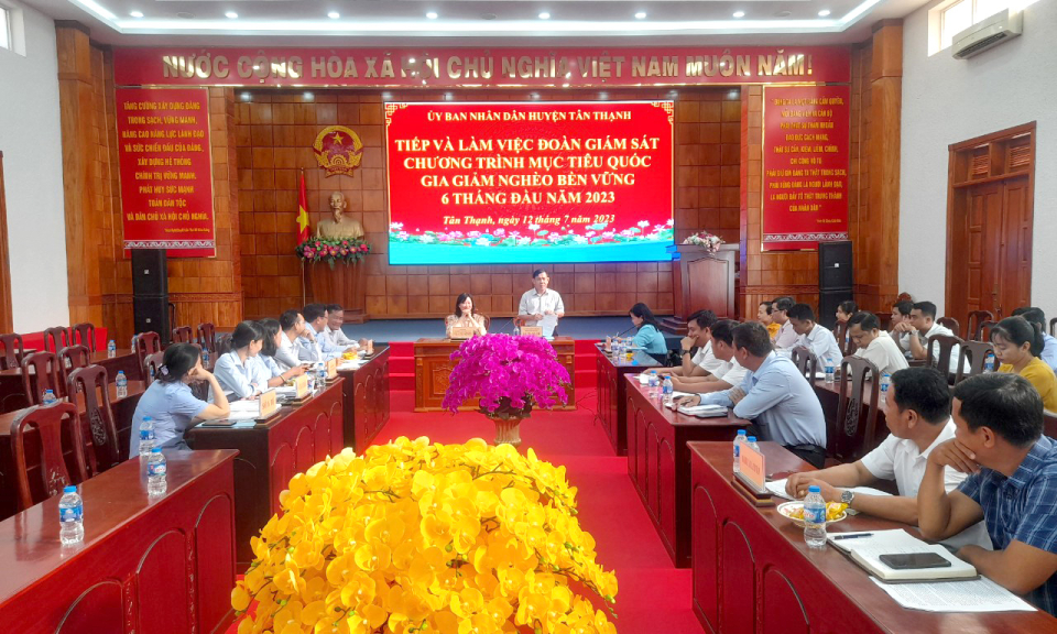 Tỉnh giám sát Chương trình giảm nghèo bền vững tại Tân Thạnh