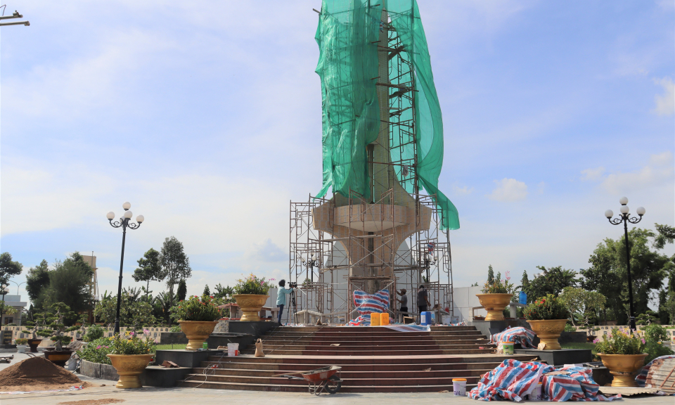 Cần Đước nâng cấp, chỉnh trang Tượng đài Nghĩa trang liệt sĩ huyện 