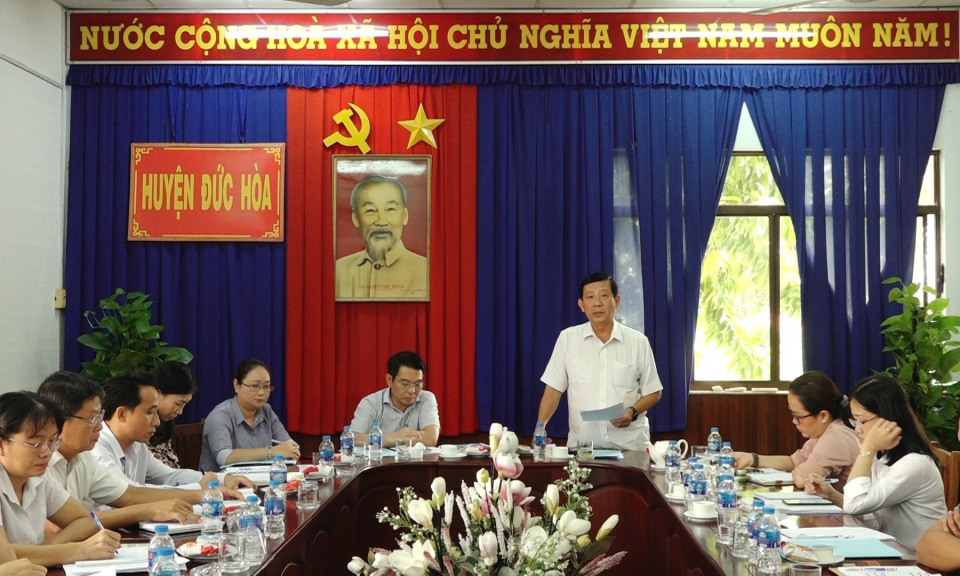 Sở Thông tin và Truyền thông tỉnh làm việc với huyện Đức Hòa