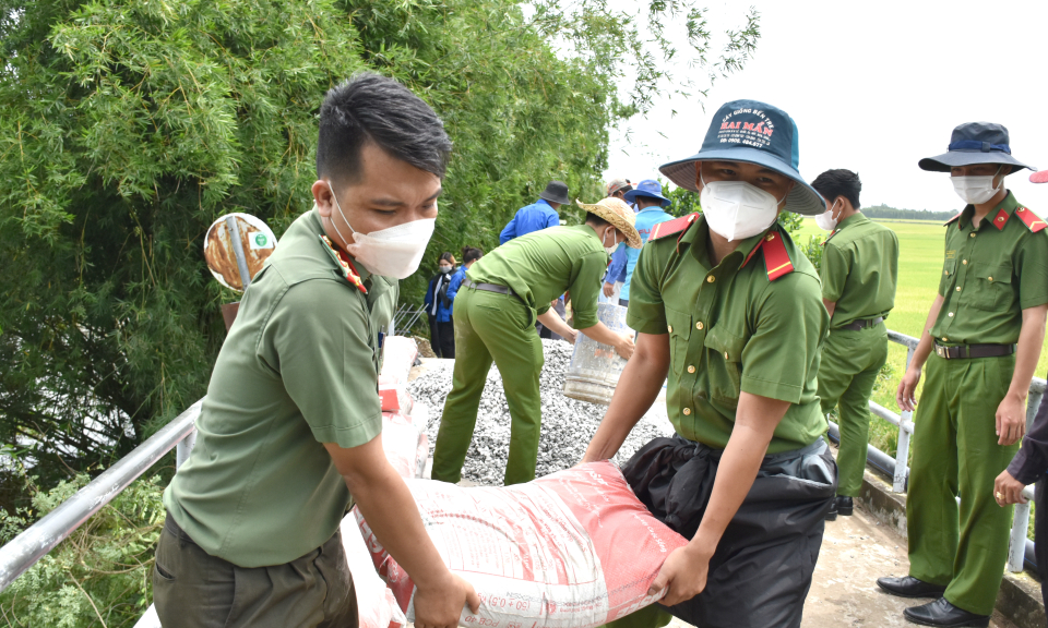 Tân Thạnh chiến dịch tình nguyện "Hành quân xanh" huy động sức trẻ lực lượng vũ trang xây dựng quê hương