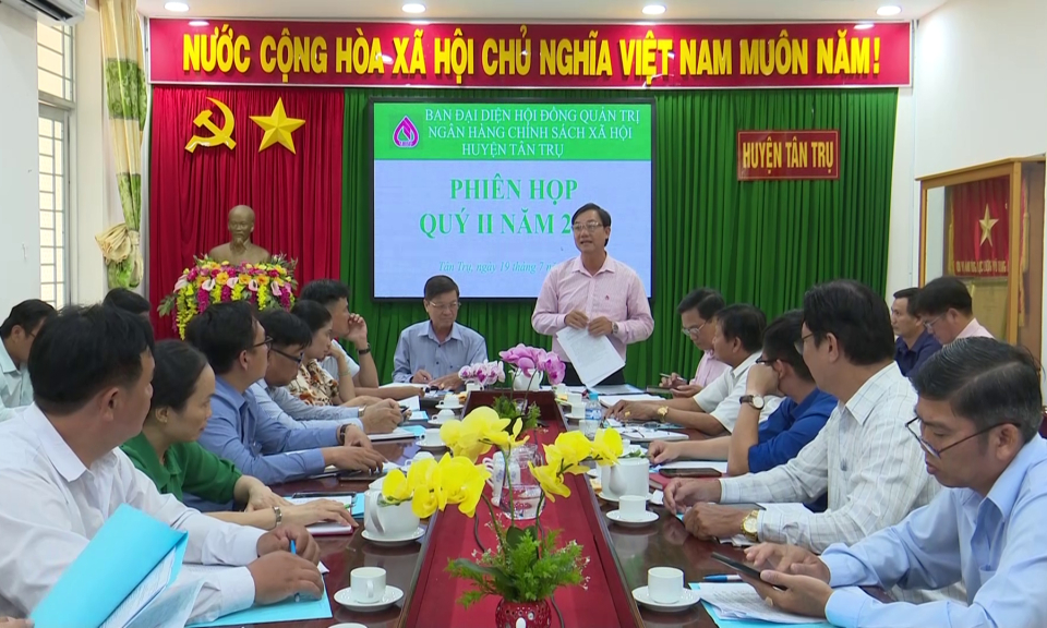 Tân Trụ giải ngân 43,5 tỷ đồng vốn tín dụng chính sách cho 1.244 lượt khách hàng vay