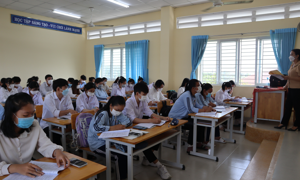 Bến lức tỷ lệ học sinh đỗ tốt nghiệp THPT hầu hết đều đạt 100%