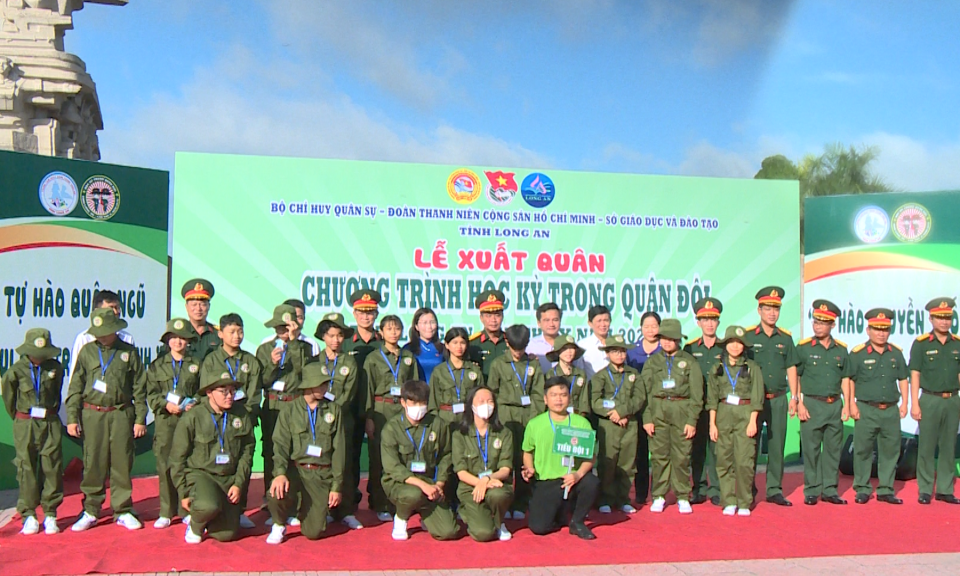 Hơn 100 thanh thiếu niên tham gia Học kỳ trong quân đội năm 2023