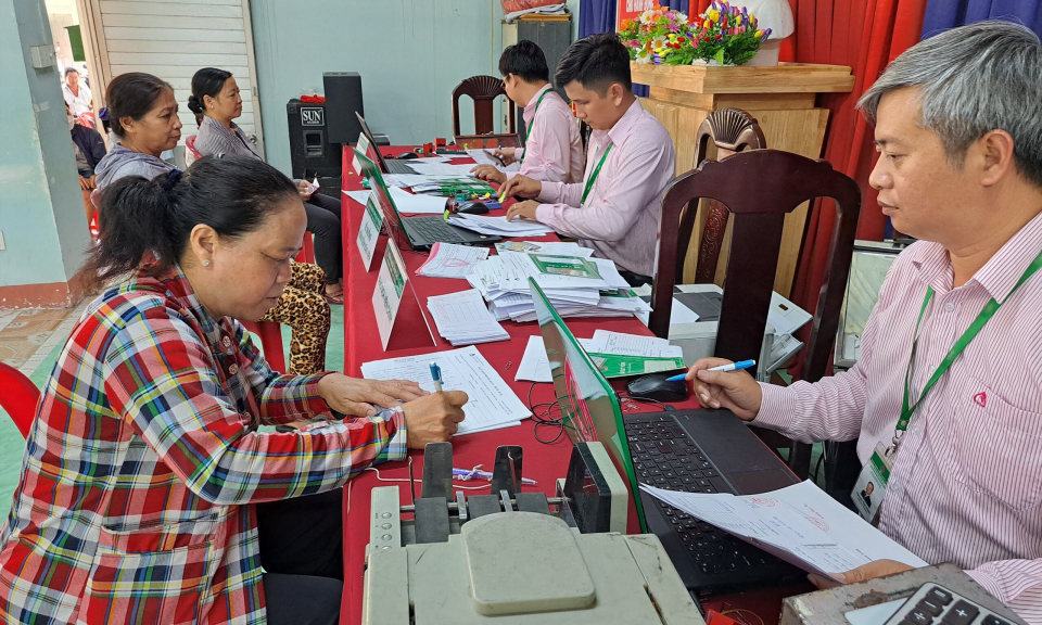 Đức Hòa hỗ trợ cho gần 2.100 hộ nghèo, đối tượng chính sách vay phát triển kinh tế