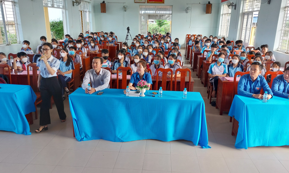 Huyện đoàn Châu Thành nâng cao năng lực ngoại ngữ và hội nhập quốc tế cho thanh thiếu niên