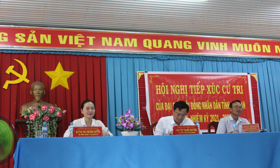 Cử tri huyện Đức Huệ quan tâm kiến nghị các vấn đề liên quan đến đời sống xã hội