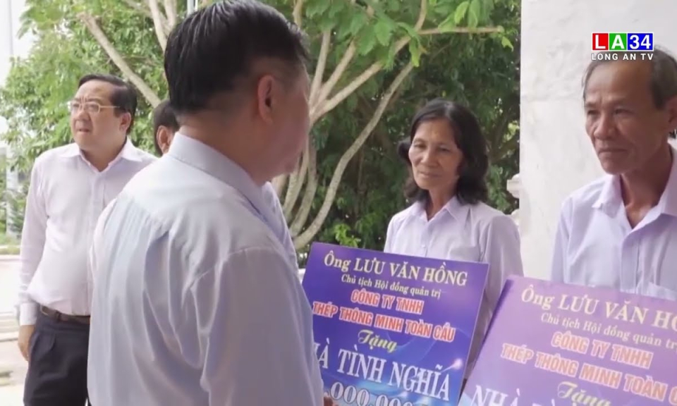 Ban Tuyên giáo Trung ương dâng hương tại Đền thờ Anh hùng dân tộc Nguyễn Trung Trực