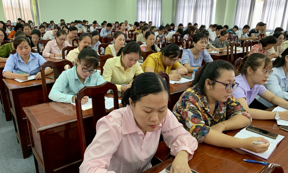 Châu Thành bồi dưỡng kiến thức quốc phòng và an ninh