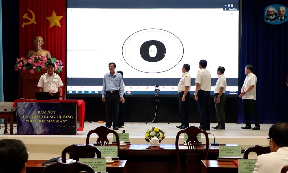 Cục Thuế Long An tổ chức Chương trình “Hóa đơn may mắn” quý II/2023