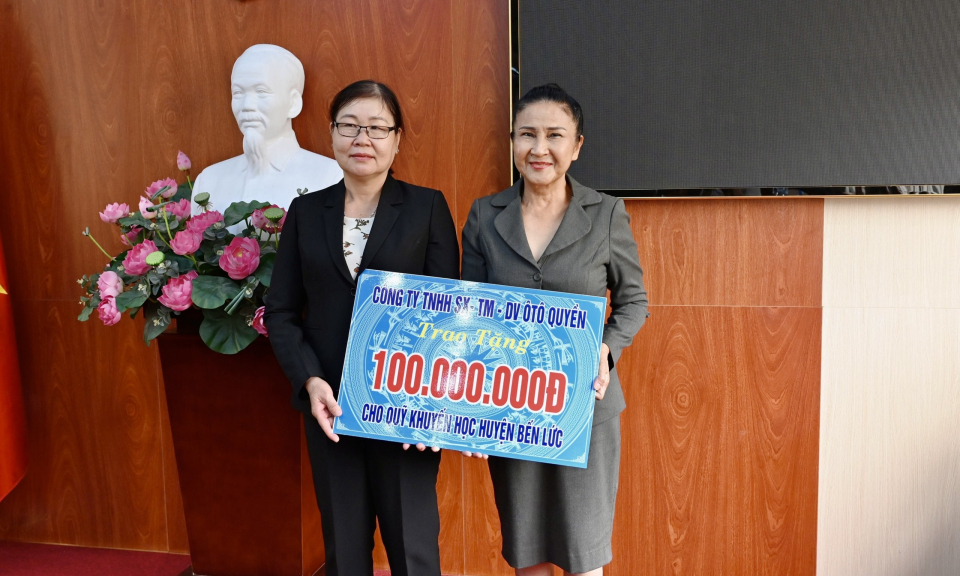 Bến Lức tiếp nhận 150 triệu đồng Quỹ khuyến học