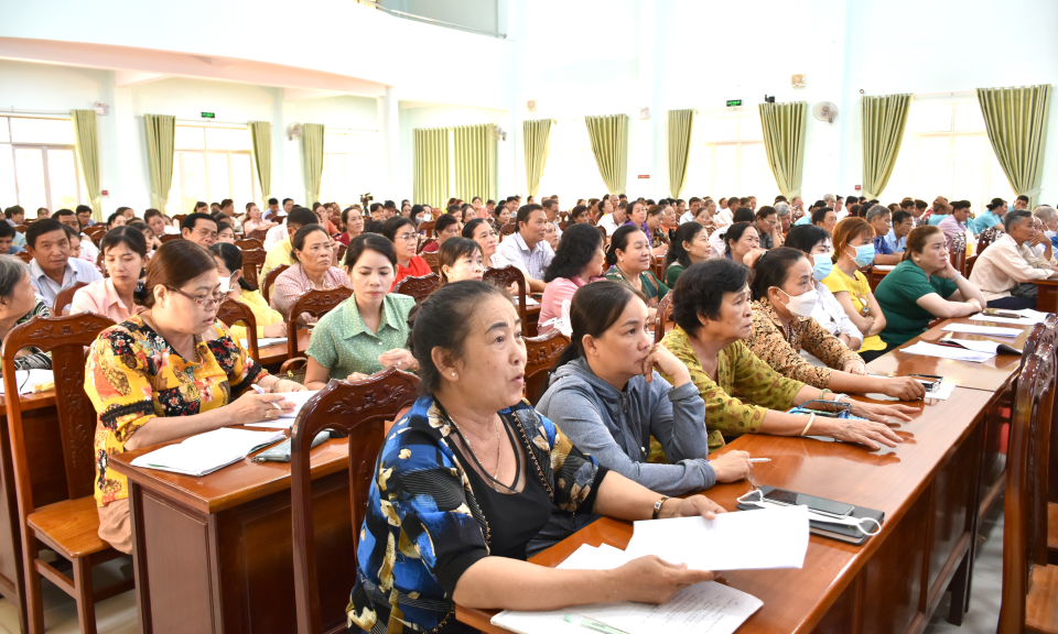 Tân Thạnh tập huấn kỹ năng truyền thông Dân số, Gia đình và Trẻ em 