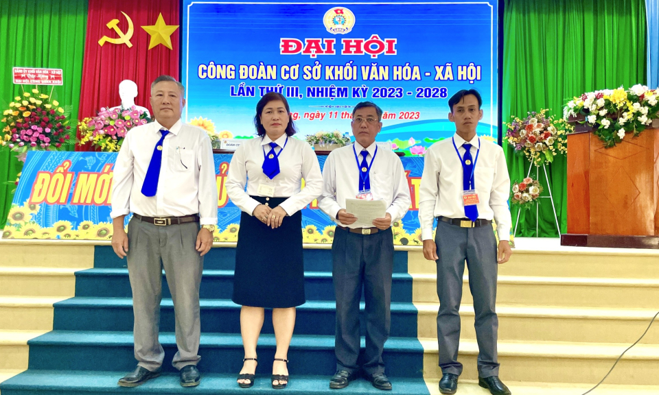 Liên đoàn Lao động huyện Tân Hưng sơ kết 06 tháng đầu năm 2023