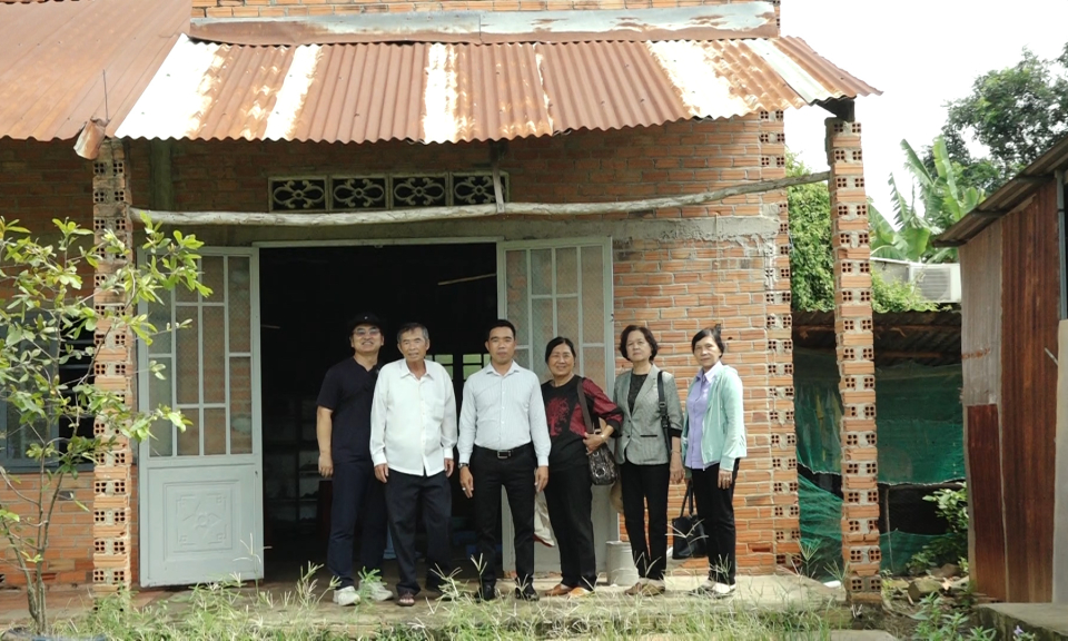Khởi công nhà Tình thương cho hộ khó khăn về nhà ở