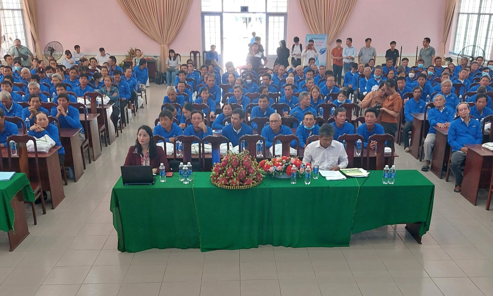 Long An: Hội thảo chuyên đề quản lý bệnh đốm nâu trên cây thanh long