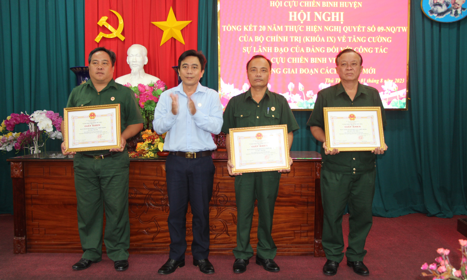 Thủ Thừa tổng kết 20 năm thực hiện Nghị quyết số 09 của Bộ Chính trị