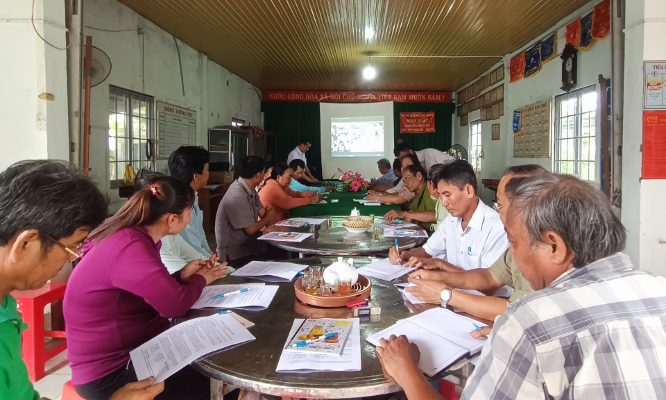 Tân Hưng tập huấn kỹ năng chăn nuôi vịt xiêm theo hướng an toàn sinh học