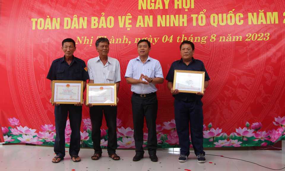 Thủ Thừa: Các xã thị trấn đồng loạt tổ chức ngày hội toàn dân bảo vệ An ninh Tổ quốc