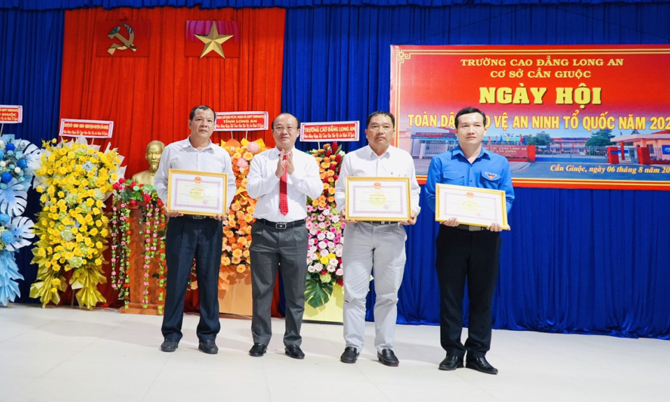 Cần Giuộc tổ chức ngày hội Toàn dân bảo vệ an ninh tổ quốc năm 2023
