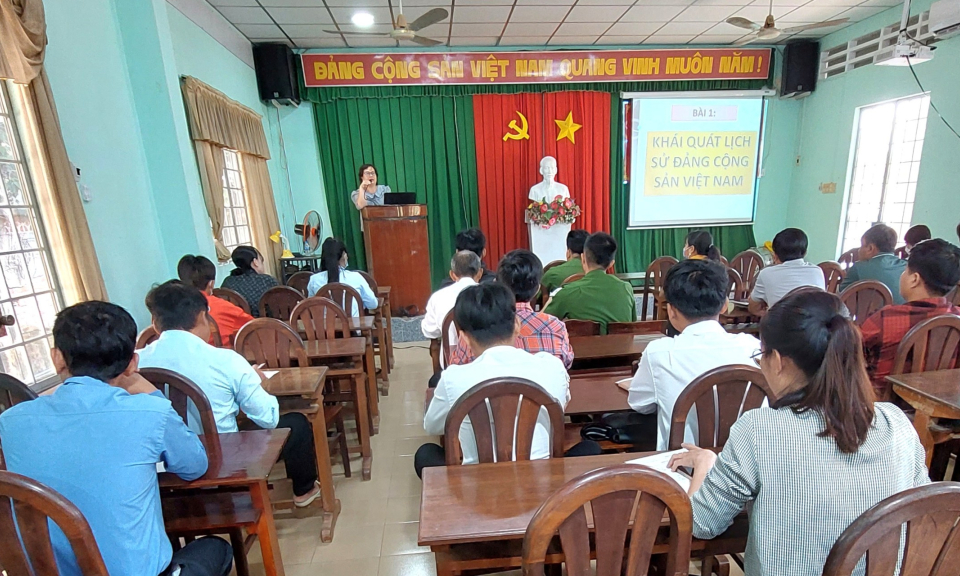 Huyện Châu Thành khai giảng lớp Bồi dưỡng nhận thức về Đảng đợt II năm 2023
