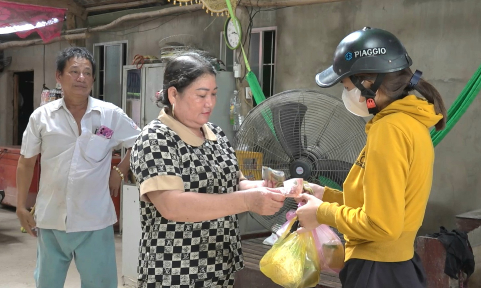 Tân Hưng: Phụ nữ hết mình với công tác từ thiện
