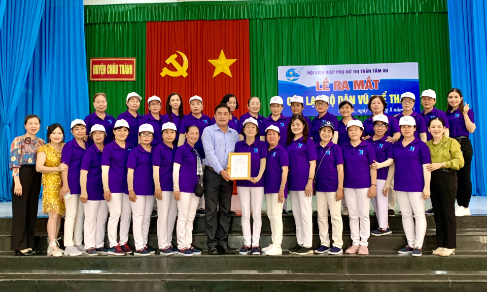 Châu Thành ra mắt Câu lạc bộ Dân vũ thể thao thị trấn Tầm Vu