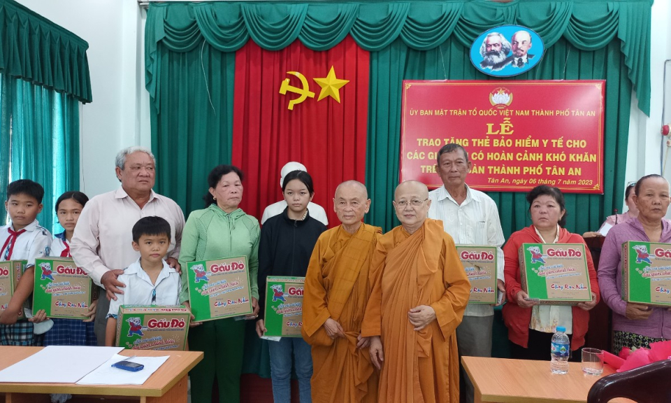 Họp mặt chức sắc, chức việc các cơ sở tôn giáo 6 tháng đầu năm 2023