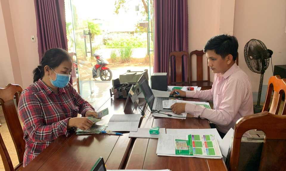 Đức Hòa hơn 2 tỷ đồng cho vay ưu đãi tiếp sức học sinh, sinh viên đến trường
