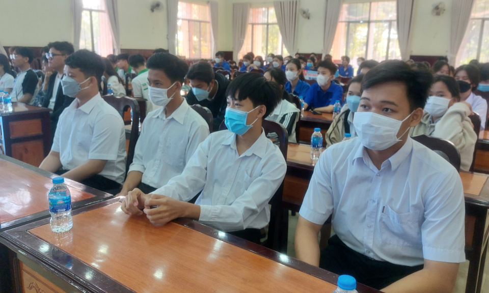 Tân Hưng tập huấn nâng cao năng lực số cho thanh thiếu niên, học sinh