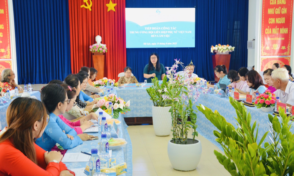 Trung ương Hội Liên hiệp Phụ nữ Việt Nam làm việc tại xã Mỹ Lộc