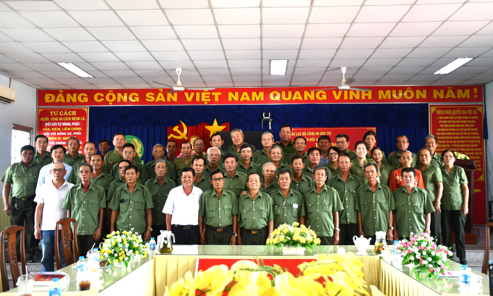 Đức Hòa họp mặt kỷ niệm 78 năm ngày truyền thống Công an Nhân dân Việt Nam (19/8/1945 - 19/8/2023)