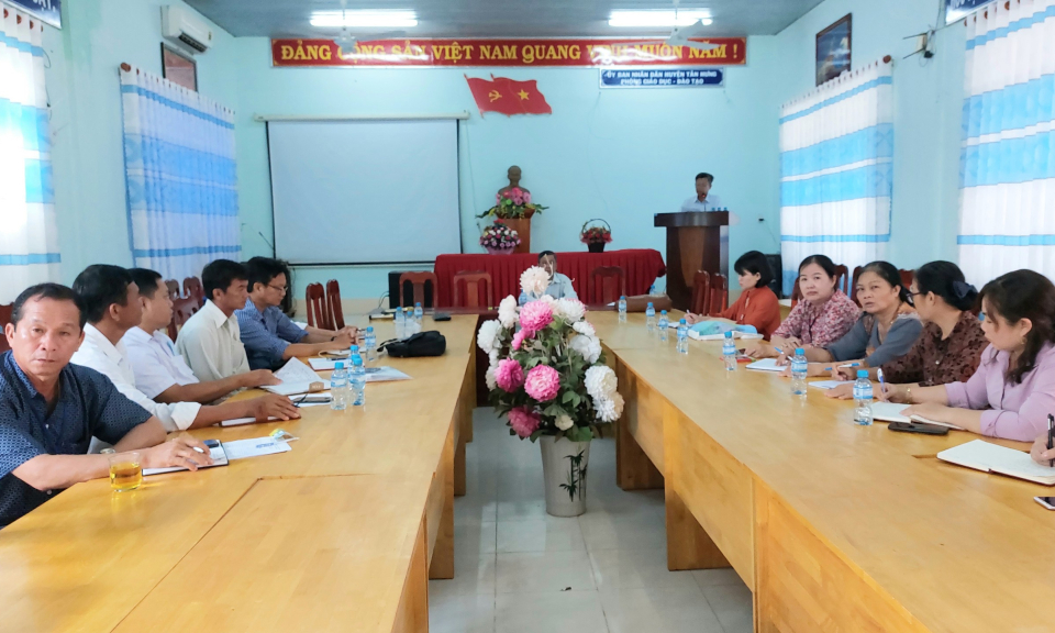 Tân Hưng: Bồi dưỡng, tập huấn chính trị hè năm 2023 