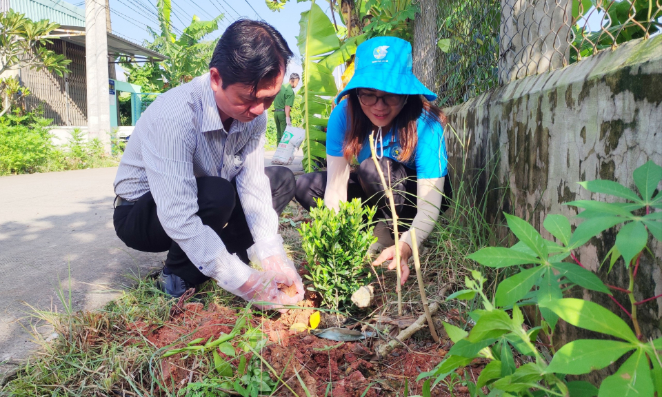 TP.Tân An thực hiện mô hình chào mừng 15 năm thành lập
