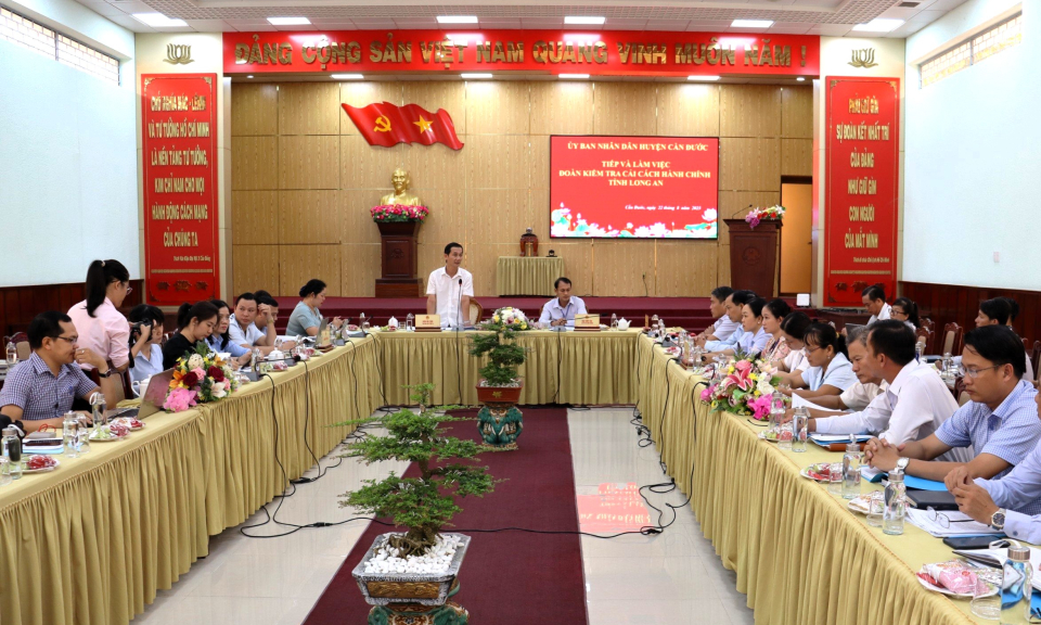 Đoàn kiểm tra công tác cải cách hành chính tỉnhlàm việc tại Cần Đước