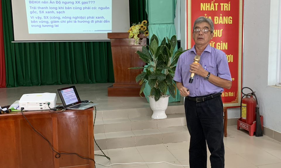 Châu Thành: Hội thảo giảm chi phí trong sản xuất thanh long