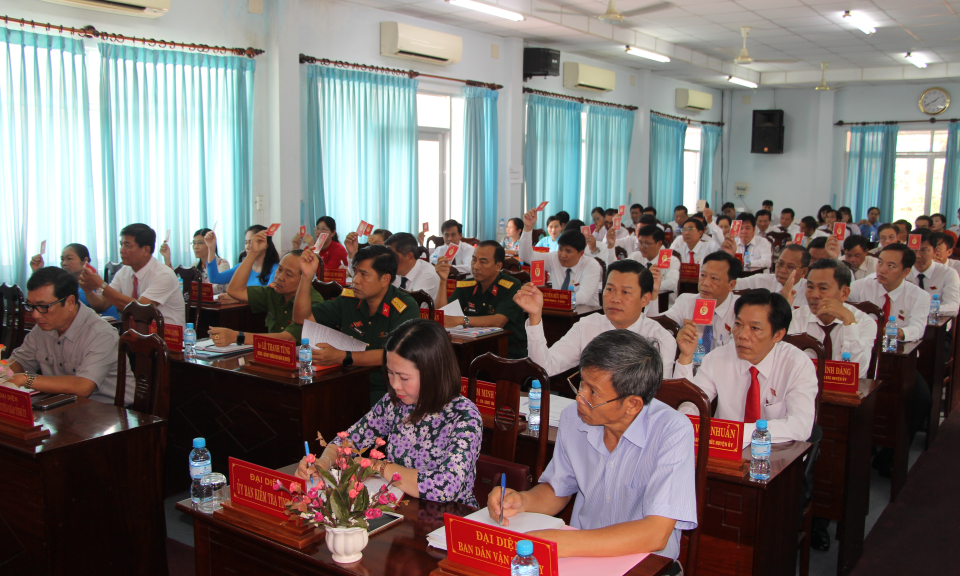 Thủ Thừa sơ kết giữa nhiệm kỳ thực hiện Nghị quyết Đại hội Đảng bộ huyện lần thứ XII, nhiệm kỳ 2020 - 2025
