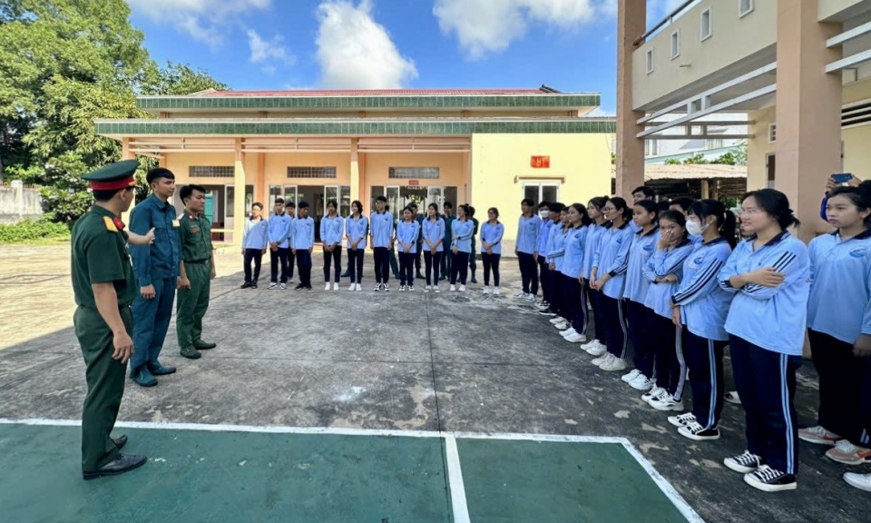 Bến Lức: 50 học sinh tham gia chương trình trải nghiệm quân ngũ