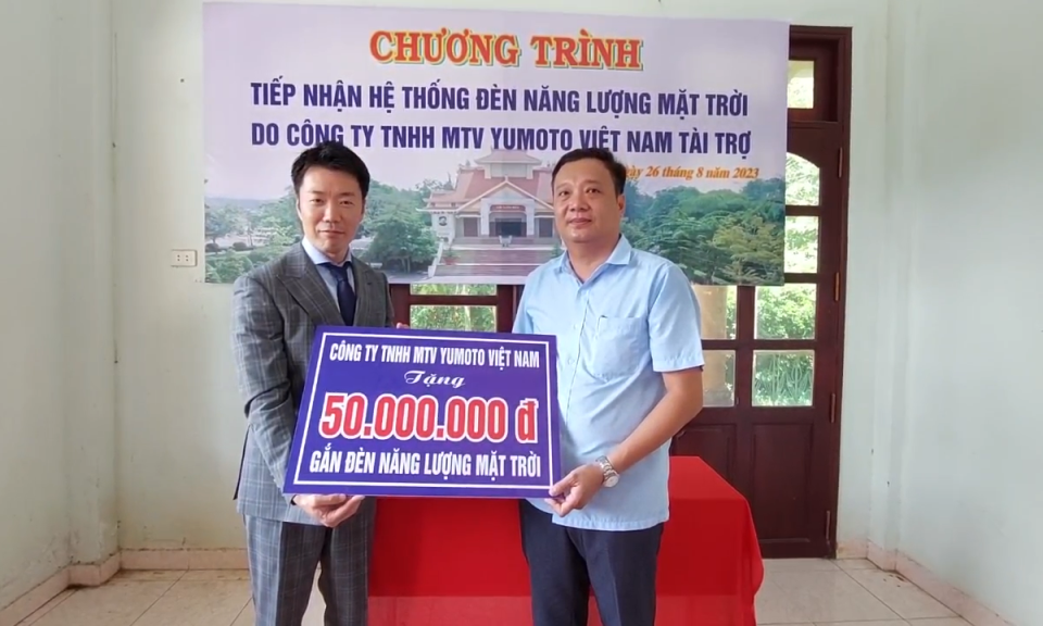 Tân Trụ: Tiếp nhận tài trợ hệ thống đèn năng lượng mặt trời Khu di tích lịch sử Vàm Nhựt Tảo
