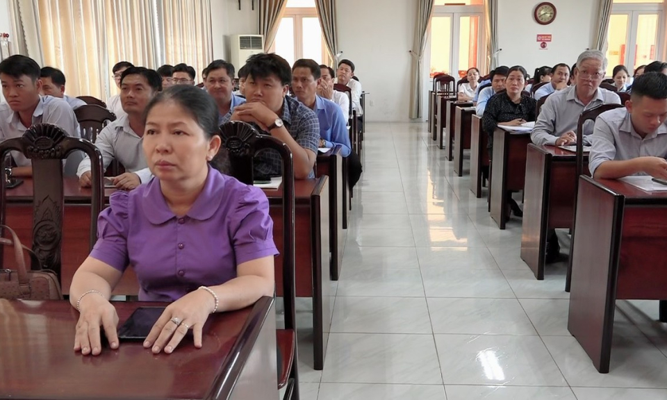 Kiến Tường tập huấn công tác xử lý vi phạm hành chính năm 2023