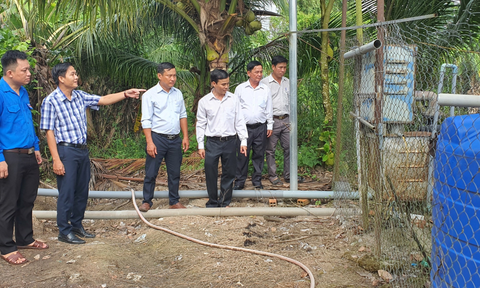 Tân Thạnh khảo sát chất lượng nước sinh hoat tại Ấp 3, xã Tân Thành